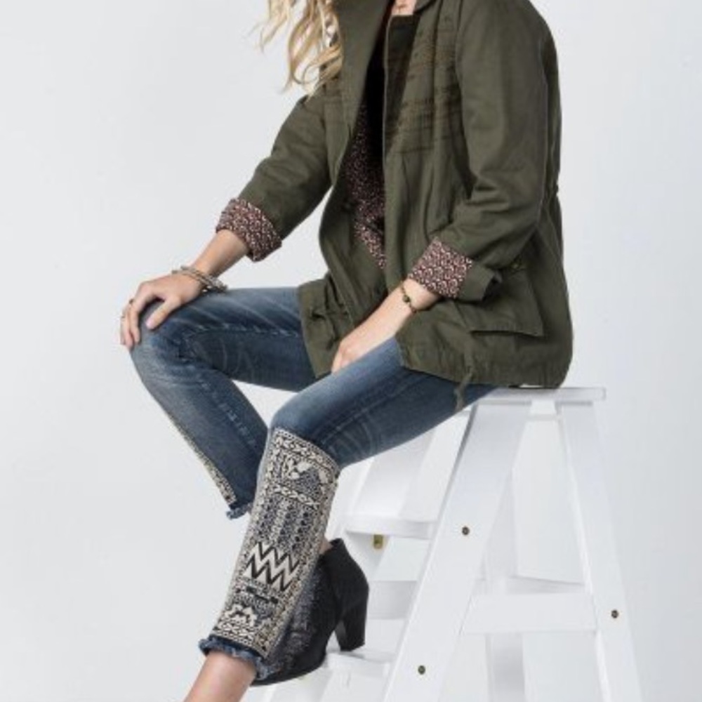 Miss Me Signature Rise Embroidered Ankle Skinny Denim Size 28